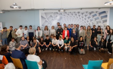 Gruppenfoto W³Zertifizierungsfeier 2025 Das W³ Team mit den stolzen neuen Wissenträger*innen.